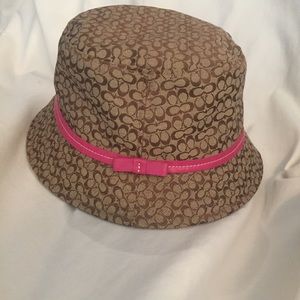 coach hat in size S/M